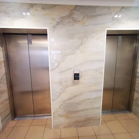 Paladis Prime - Free Parking